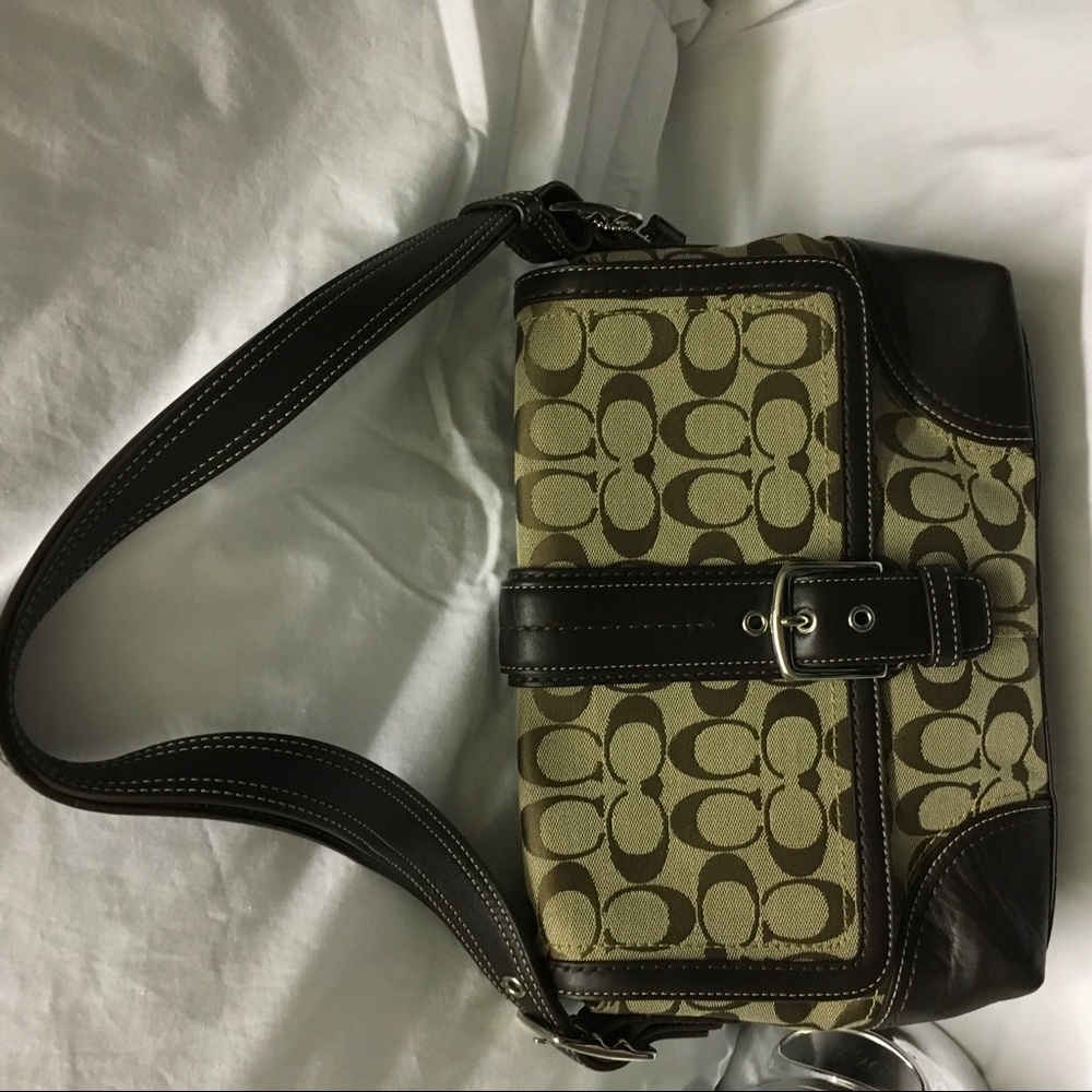 πππ―make an offer! Coach hampton shoulder bag π - Picture 4 of 6